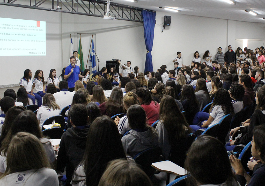 Grupo de Oração Darwin ajuda estudantes a aliviarem o estresse