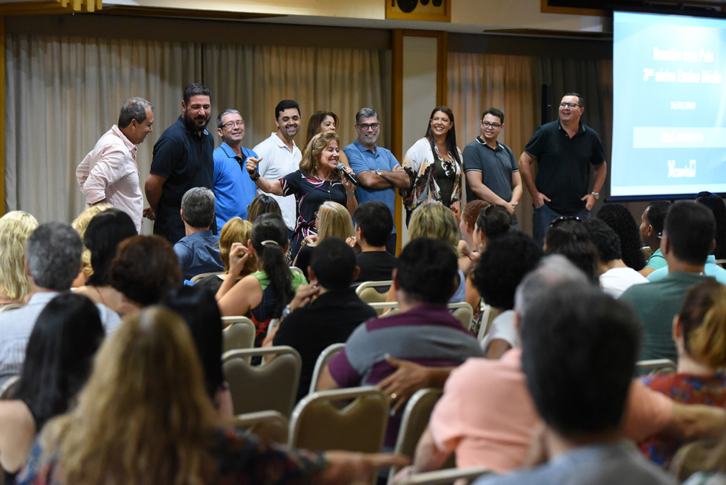 Pais da 3ª Série e Pré-Vestibular recebem orientações sobre a escola