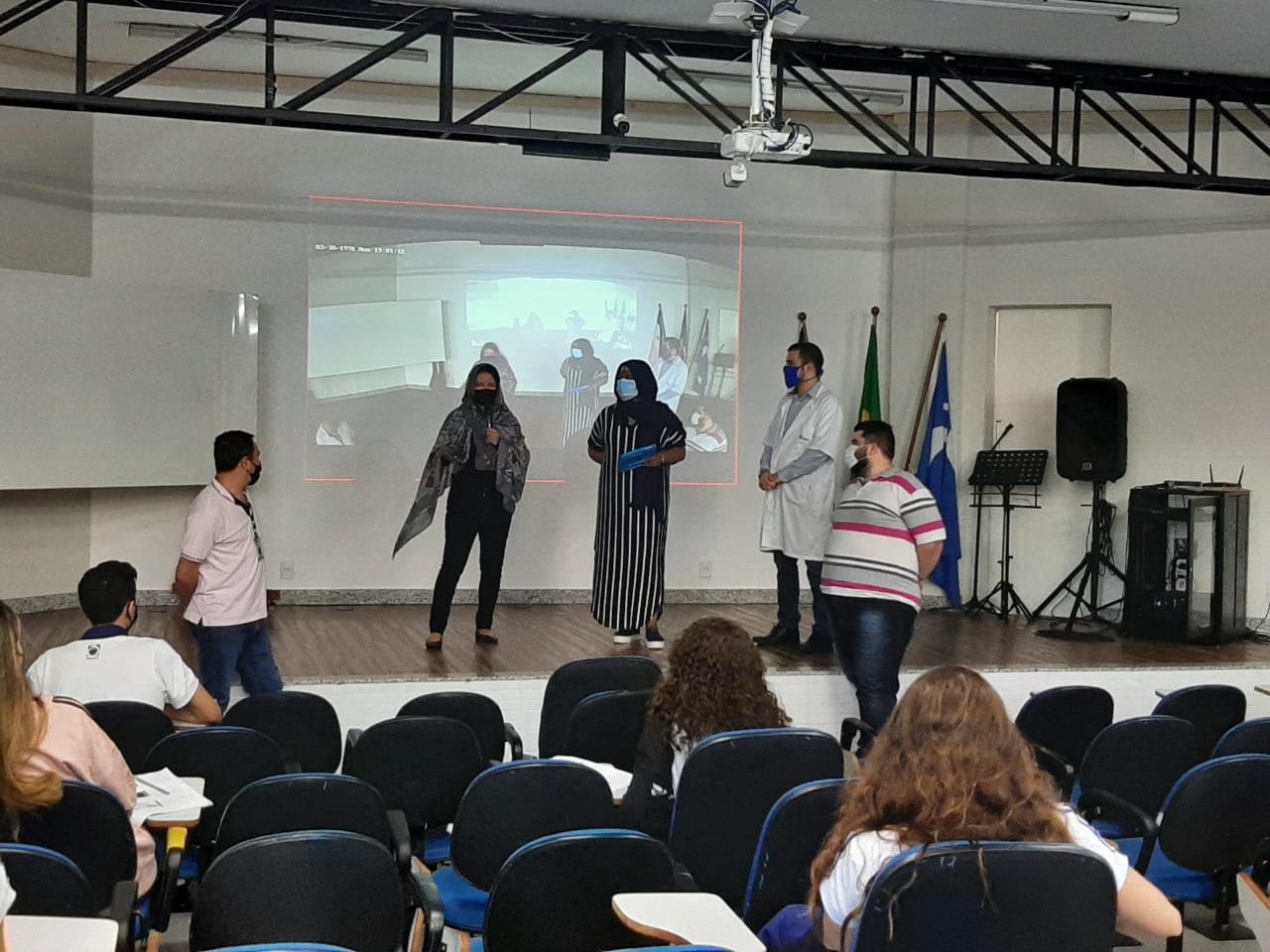 Alunos debatem o filme “Pad Man”