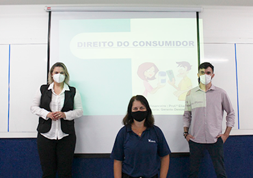 Procon Vitória ministra palestra para a 2ª série do Ensino Médio