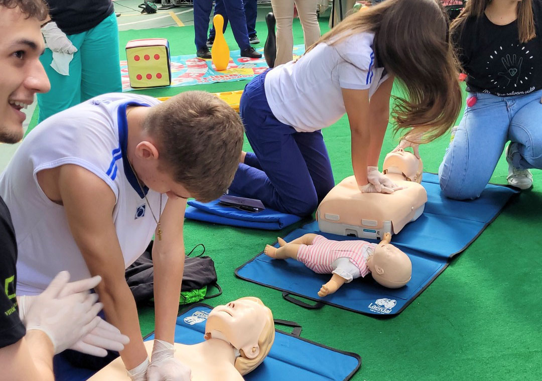 Alunos refletem sobre o futuro profissional com Mostra de Cursos