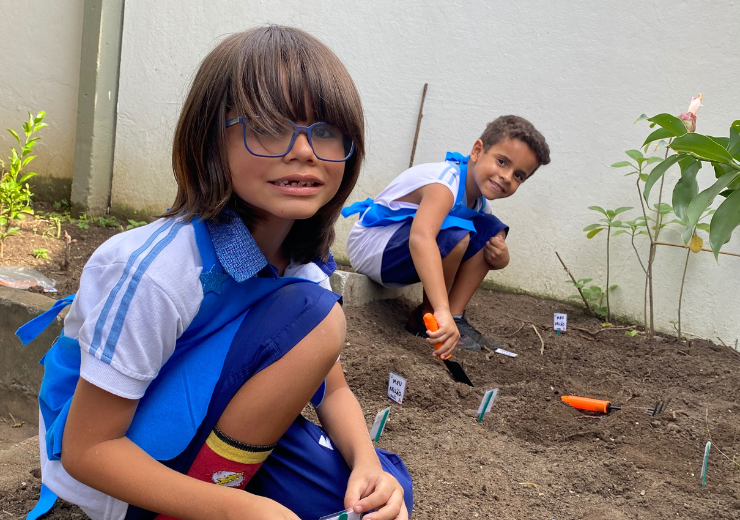 Alunos do 2ºano de Vila Velha estão realizando o projeto “Horta na escola”