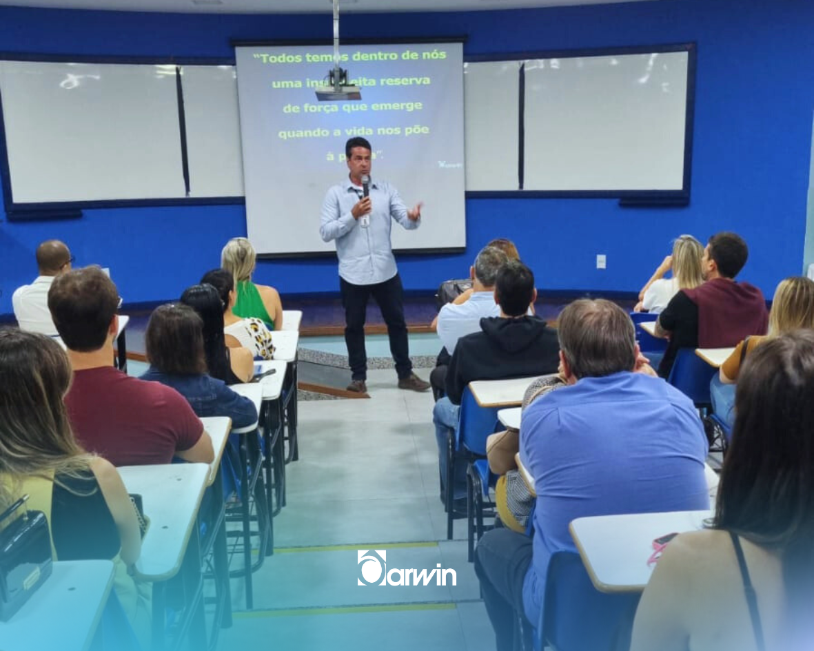 Família e Escola Unidas: Reunião apresenta o percurso do último ano do Ensino Médio